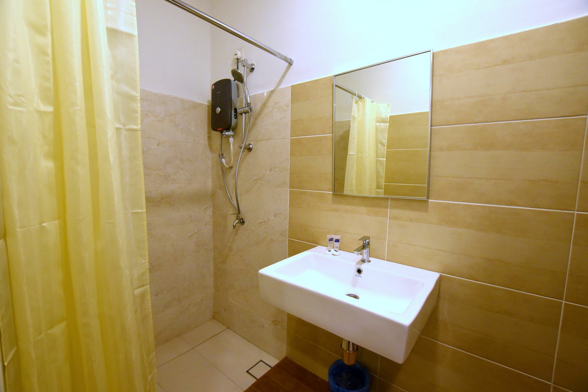 Hotel Zamburger Second Link Johor Bahru Exteriör bild